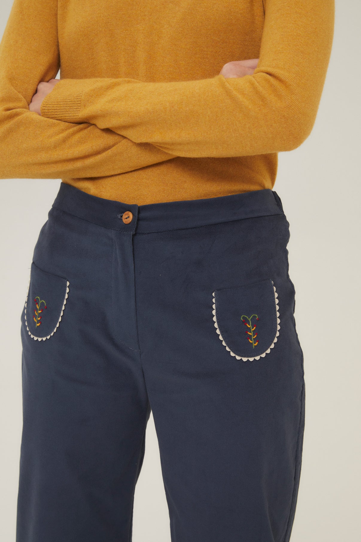 [adult]WOMAN COBALT BLUE VELVET EMBROIDERED BELL BOTTOM PANTS